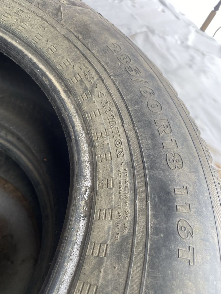 Продам Комплект Зимних Шипованных Шины!.Nokian 285/60 R18-4штуки.