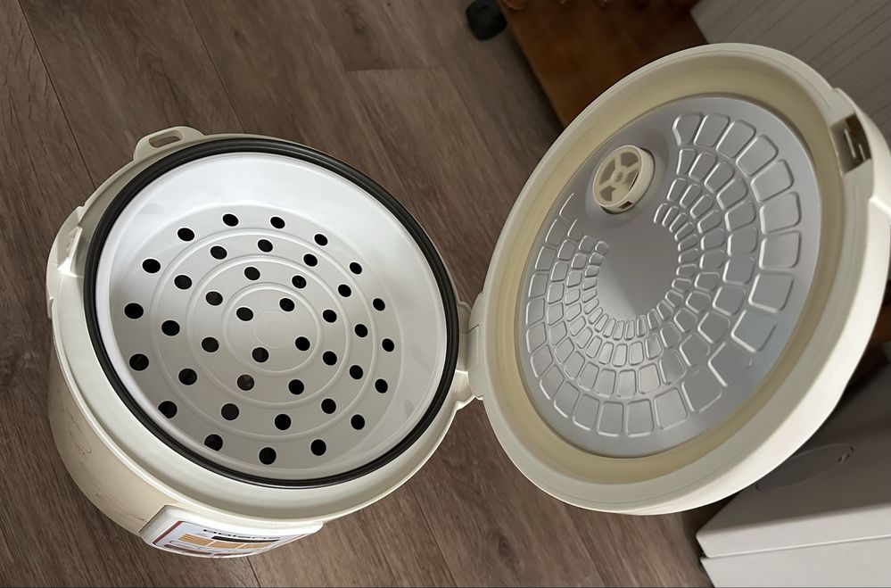 Продам новую мультиварку Polaris PMC 0507d kitchen