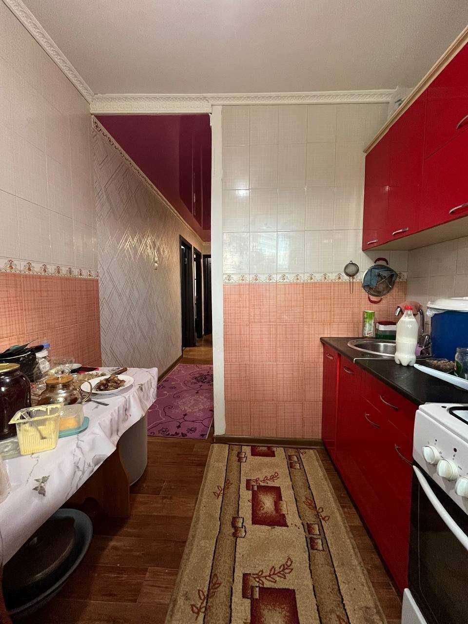 В центре, продается 3-х квартира, 6 мкр, 2/5, 1972 г/п, 62,9 кв.м.