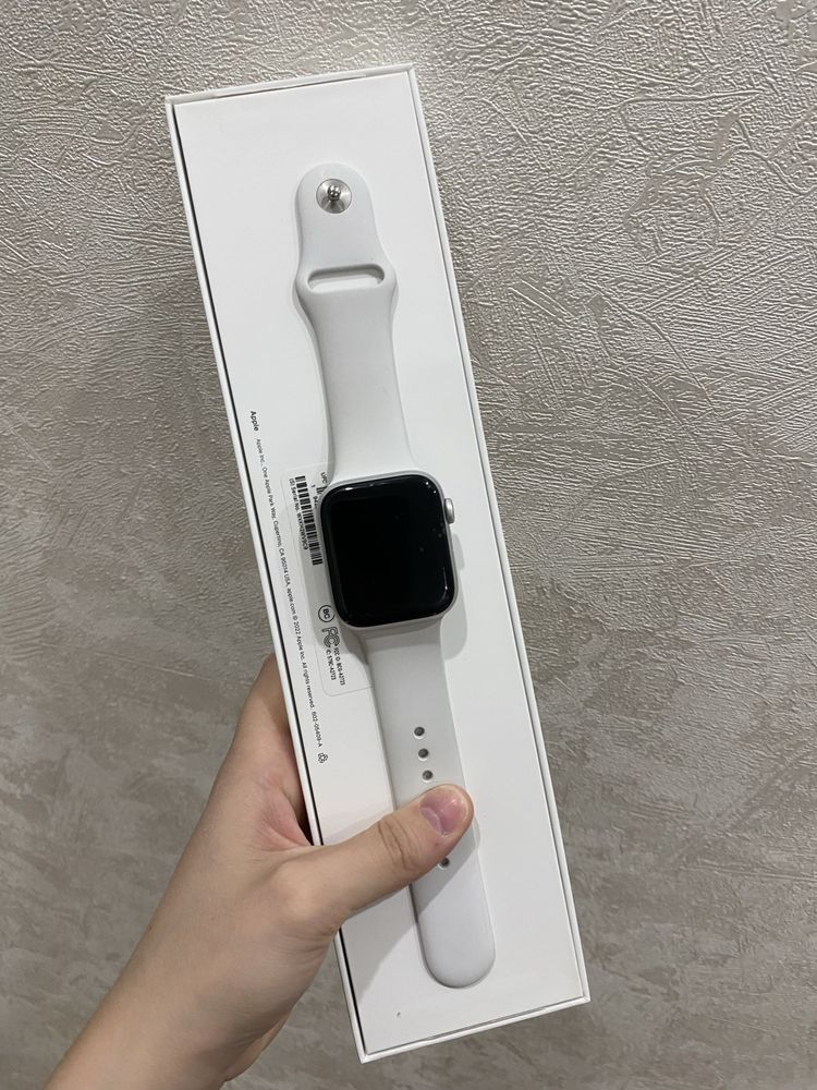 Apple Watch SE 44