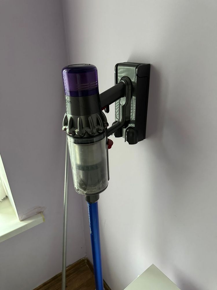 ручной пылесос Dyson
