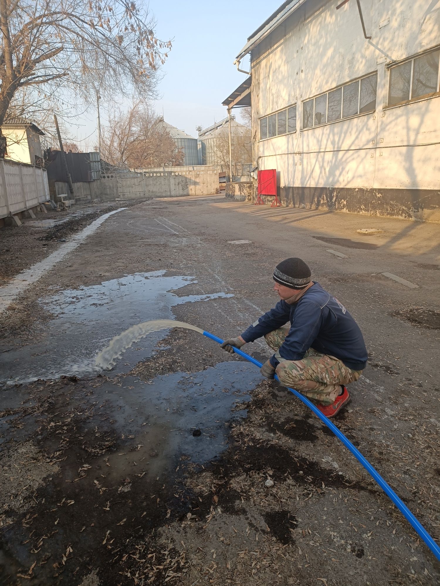 Бурение скважин.