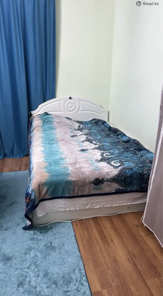 Кровать с матрасом