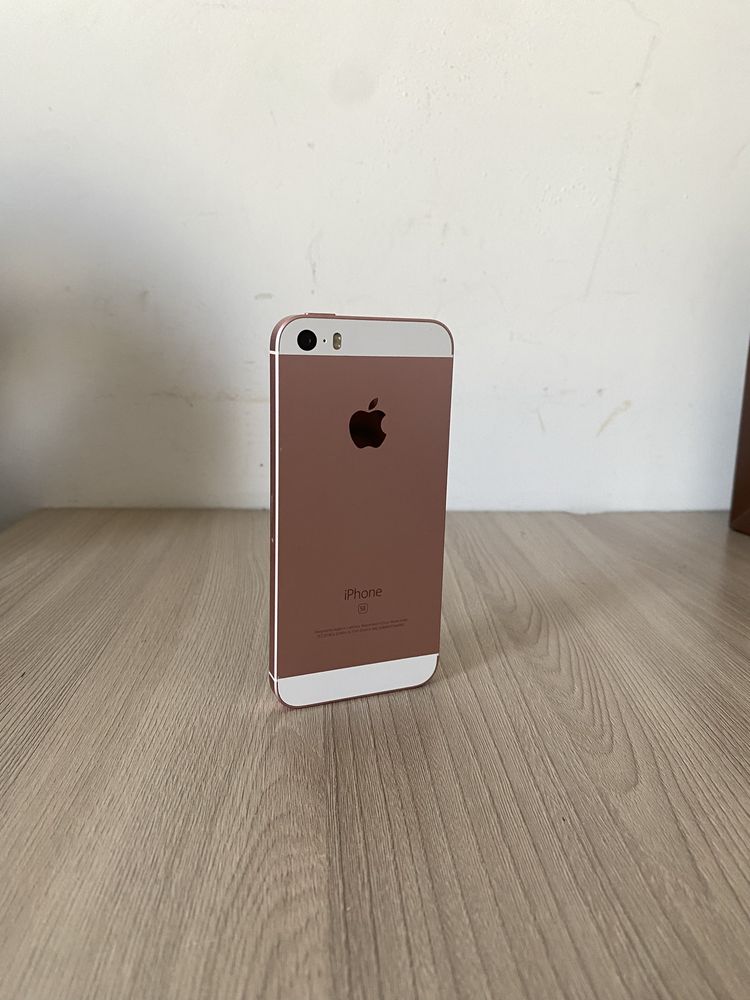 продаю iPhone SE 2016