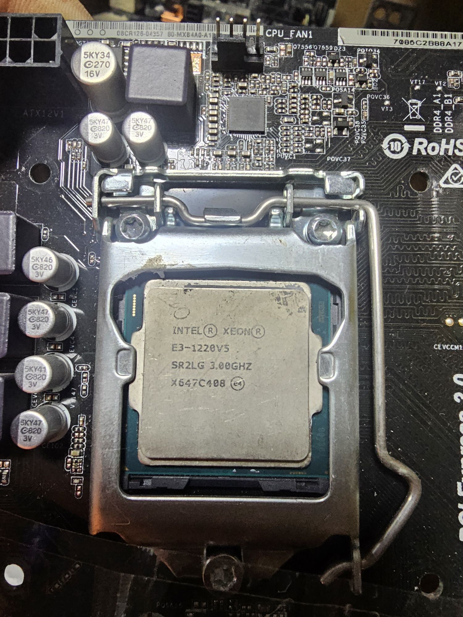 Материнские платы h110 / xeon e3-1220v5/ ddr4 8gb