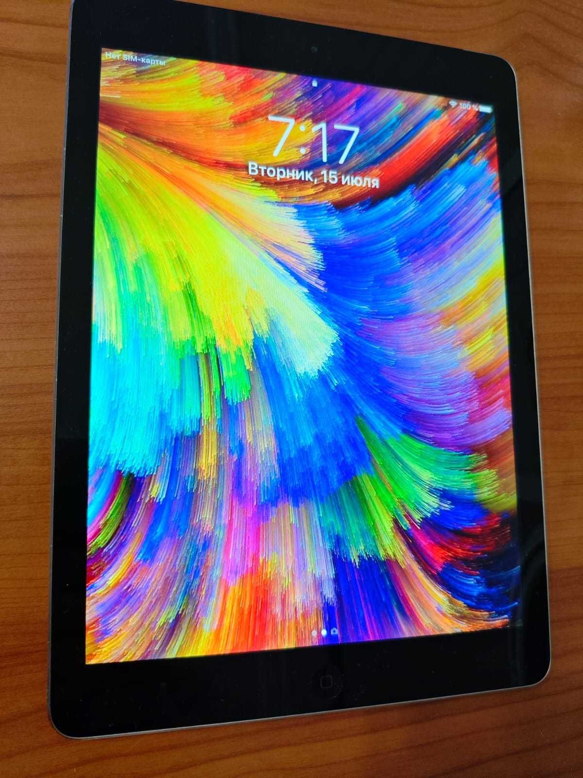 Планшет Apple iPad Air A1475 32Гб