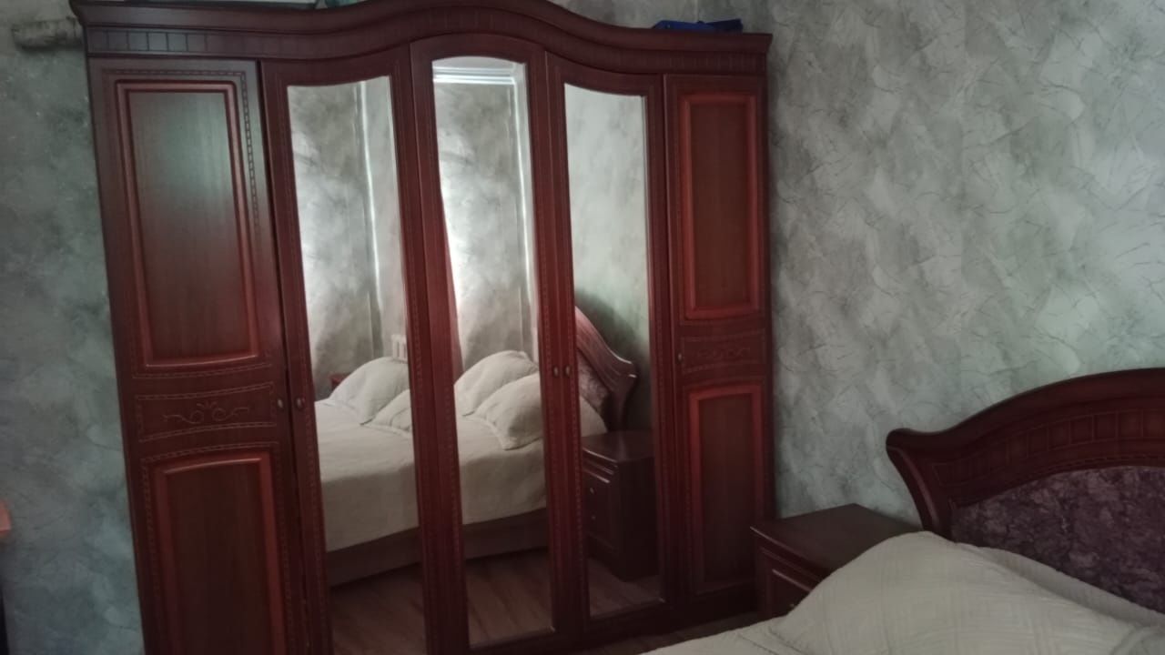 Продам спальный гарнитур