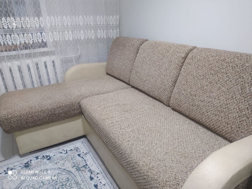 Продаю диван практически новый