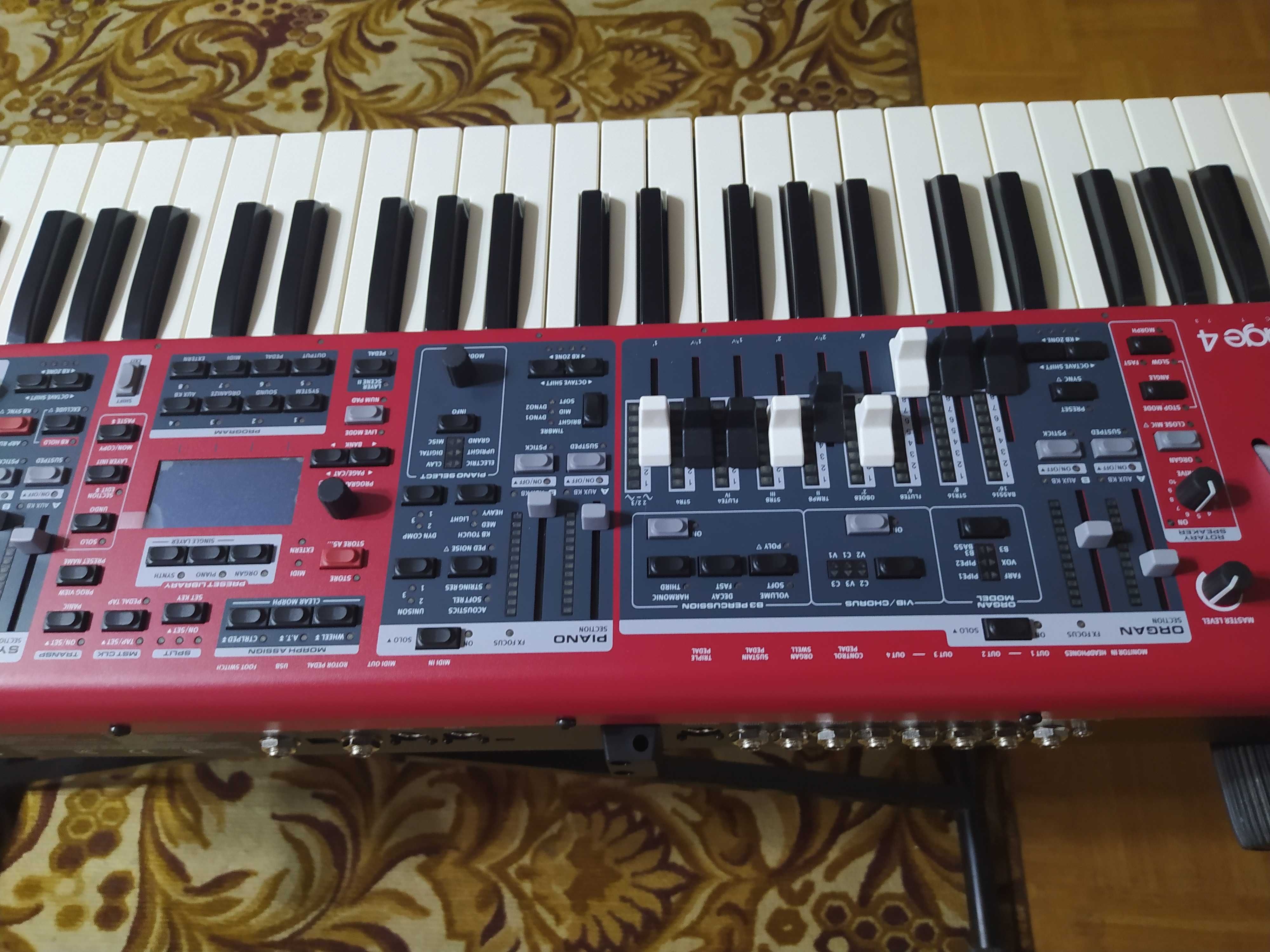 Clavia nord stage 4 compact 73