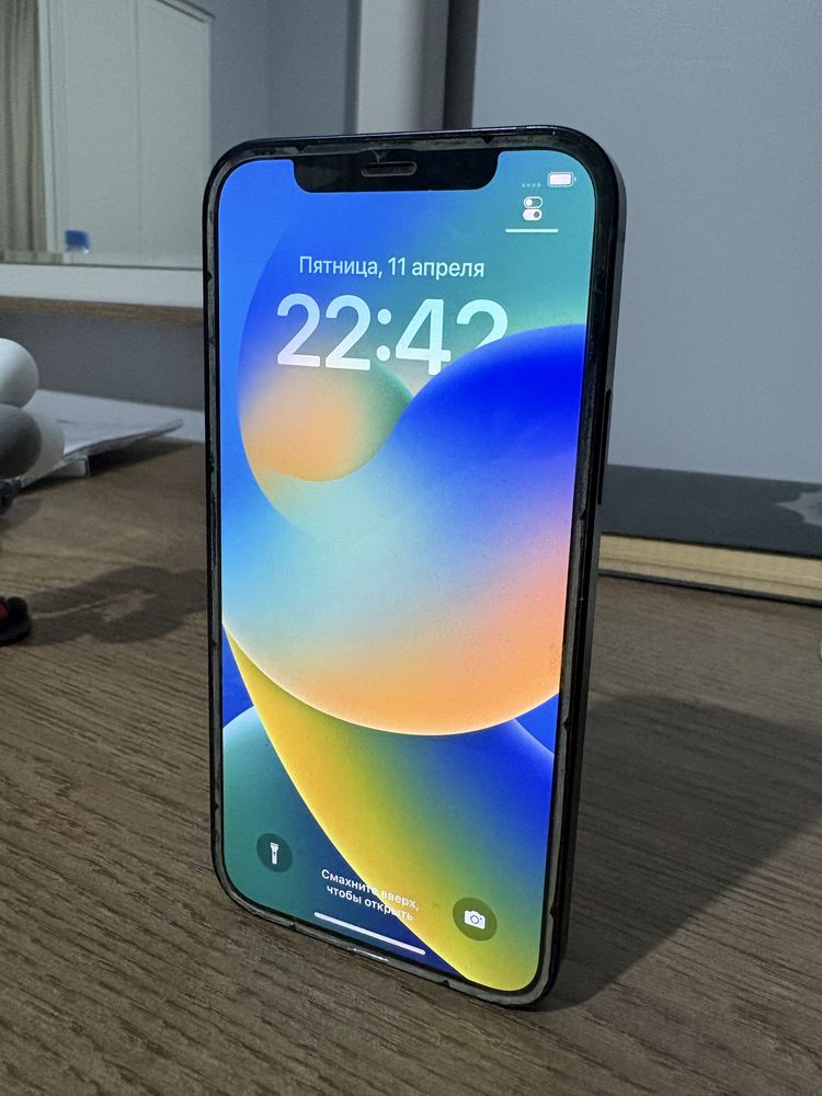 Iphone 12 в отличном состояний