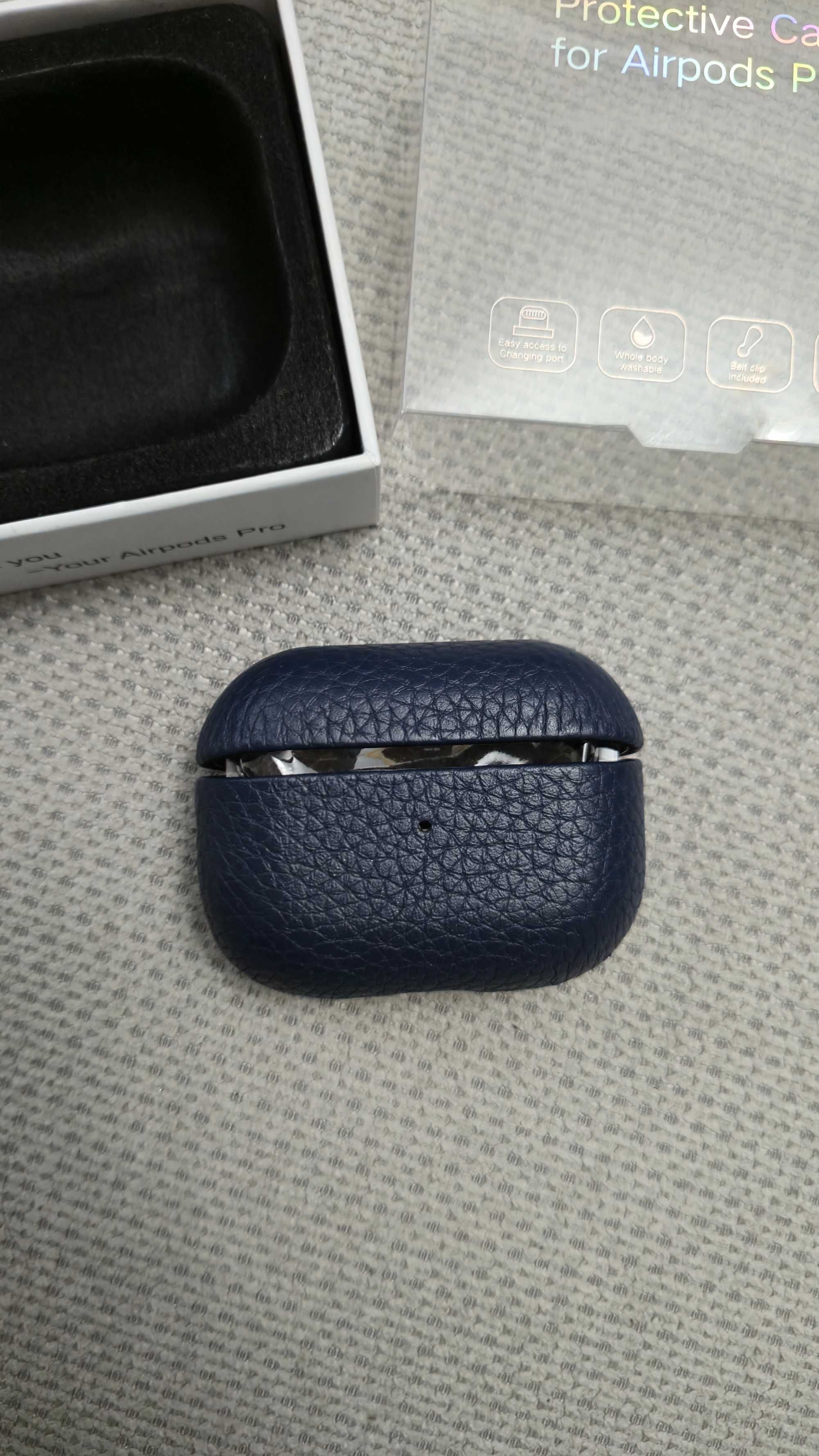 Продам чехол для наушников Apple AirPods Pro под кожу в синем цвете
