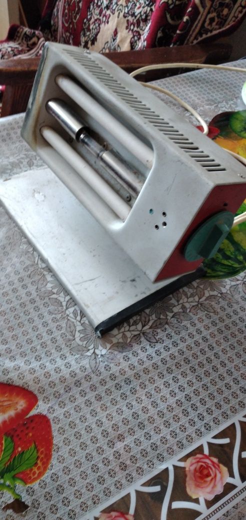Продам улльтрофиолетовую  лампу