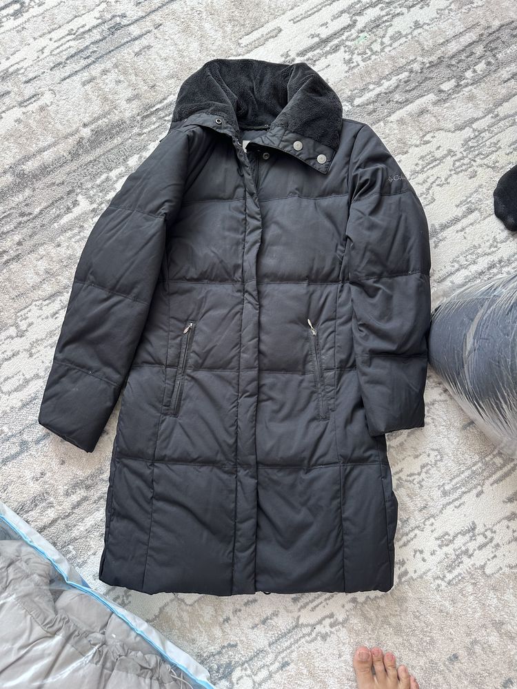 Продам пуховик Colambia