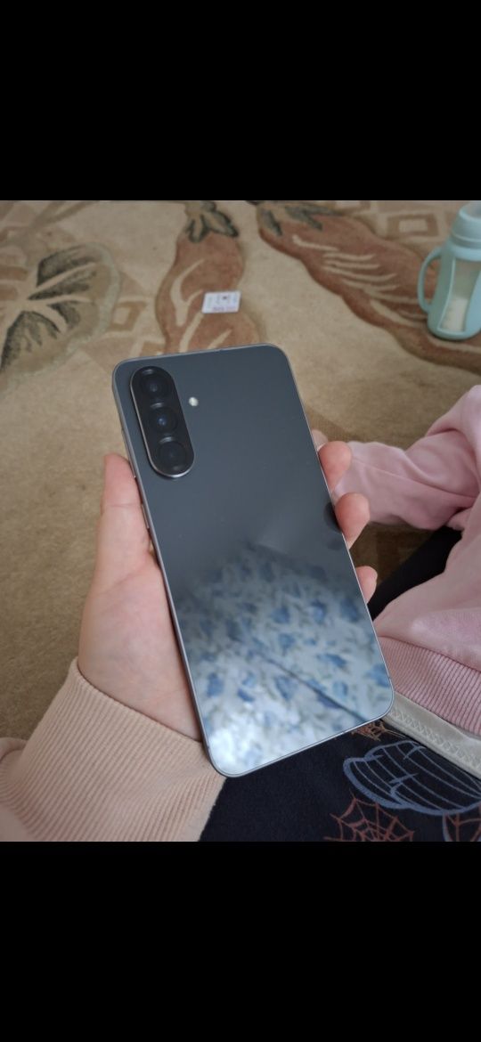 Срочно продам смартфон  Samsung A56 в отличном состоянии  как новый