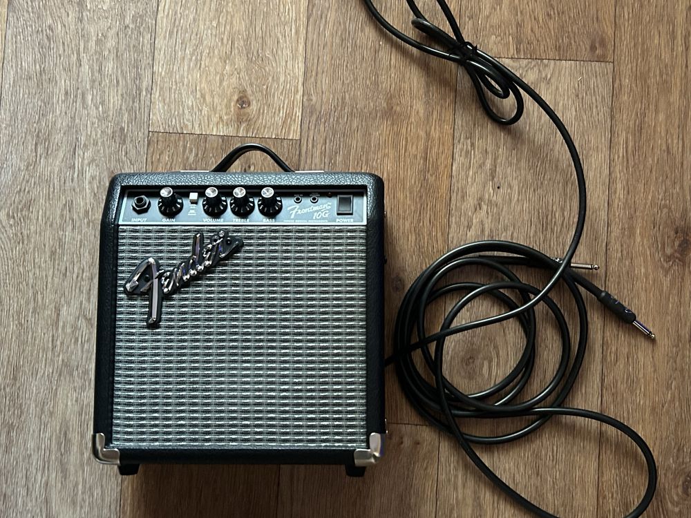 Продается Электрогитара Squier Sonic Stratocaster HT Arctic White