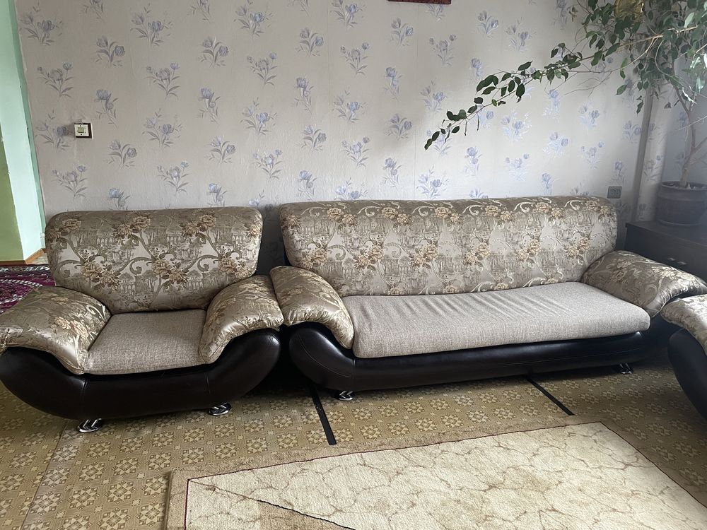 Продам диван уголок в хоршем состоянии