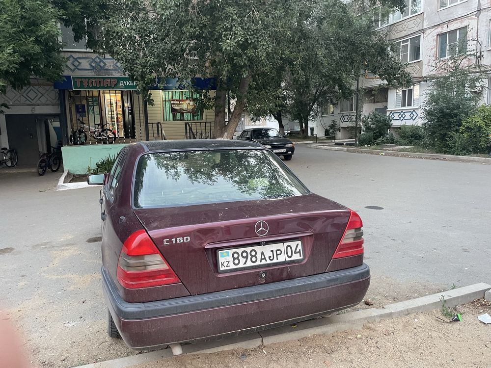 Mercedes benz c180