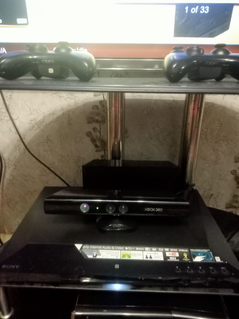 Xbox 360 , коннектор, 2 джойстика.