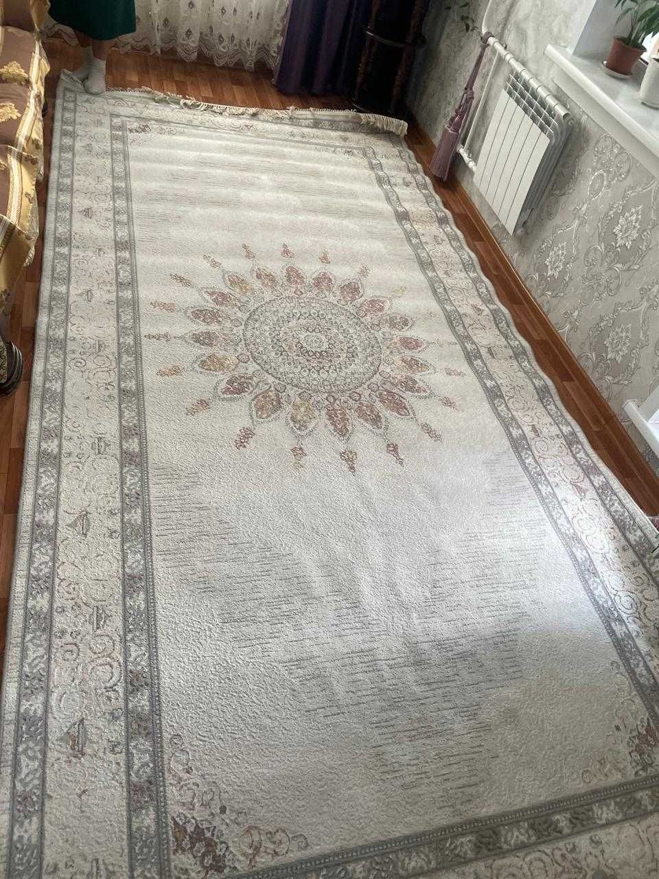 Продам ковер 2*4