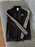 Продам спортивный женский костюм Adidas