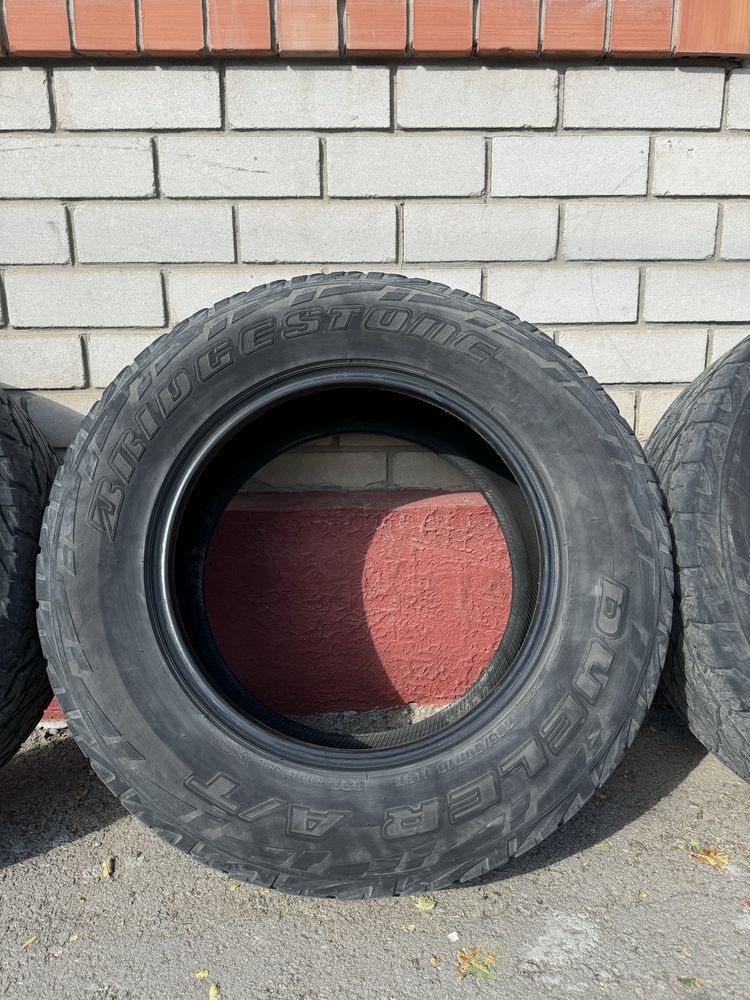 Продам шины на Ленд Крузер 200