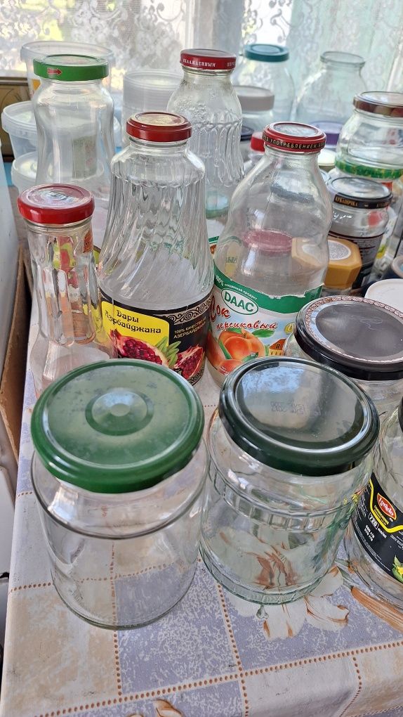 Продам стеклянные банки и бутылки разных объёмов
