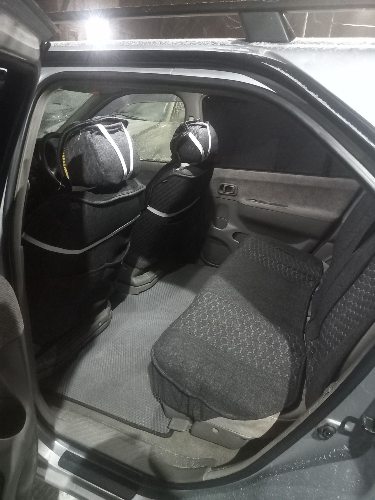 Продам Nissan r.nessa