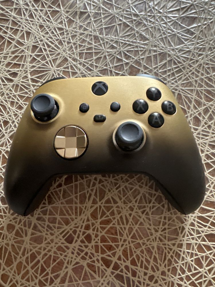 Продам x box series x 1tb