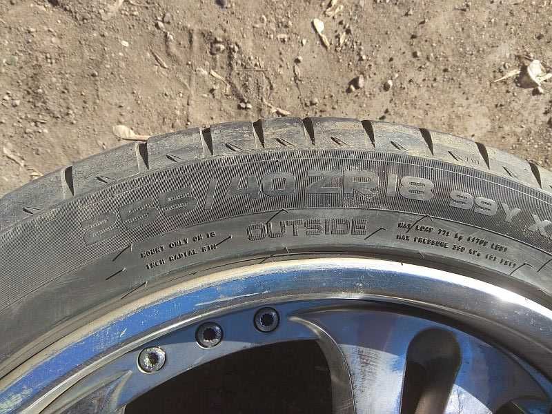 Шины 255/40 R18 - "Nokian Hakka Black" (Финляндия), летние.