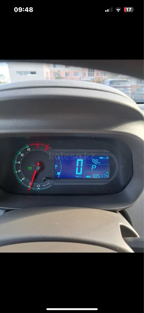 Машина Шевроле кобальт в хорошом состояни сел поехал