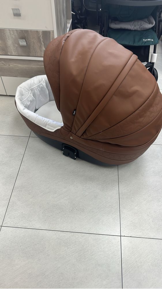 Продам коляску в хорошем состояние