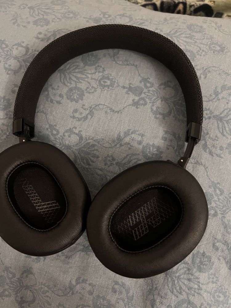 Продам наушники JBL оригинал