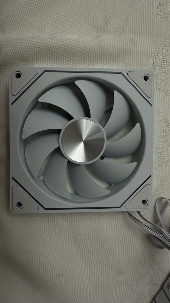 Продам Куллера всё вместе белый (Белый) RGB