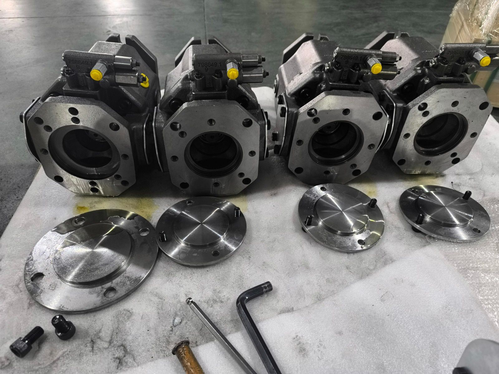 Насосы гидравлические  Epiroc, Rexroth, Sandvik, Atlas Copco