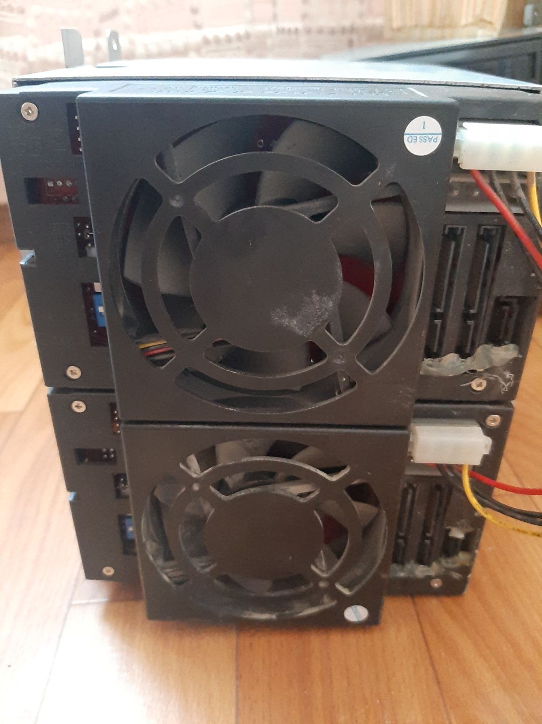 Корзина для жёстких дисков, салазки для HDD