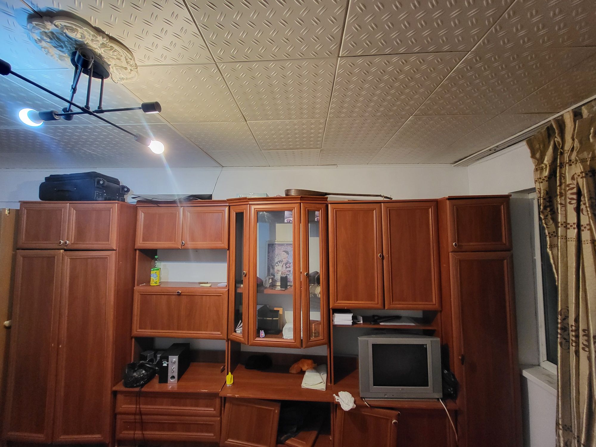 Гарнитур  су тегін беріп жіберем келіп алып кеткен адамга