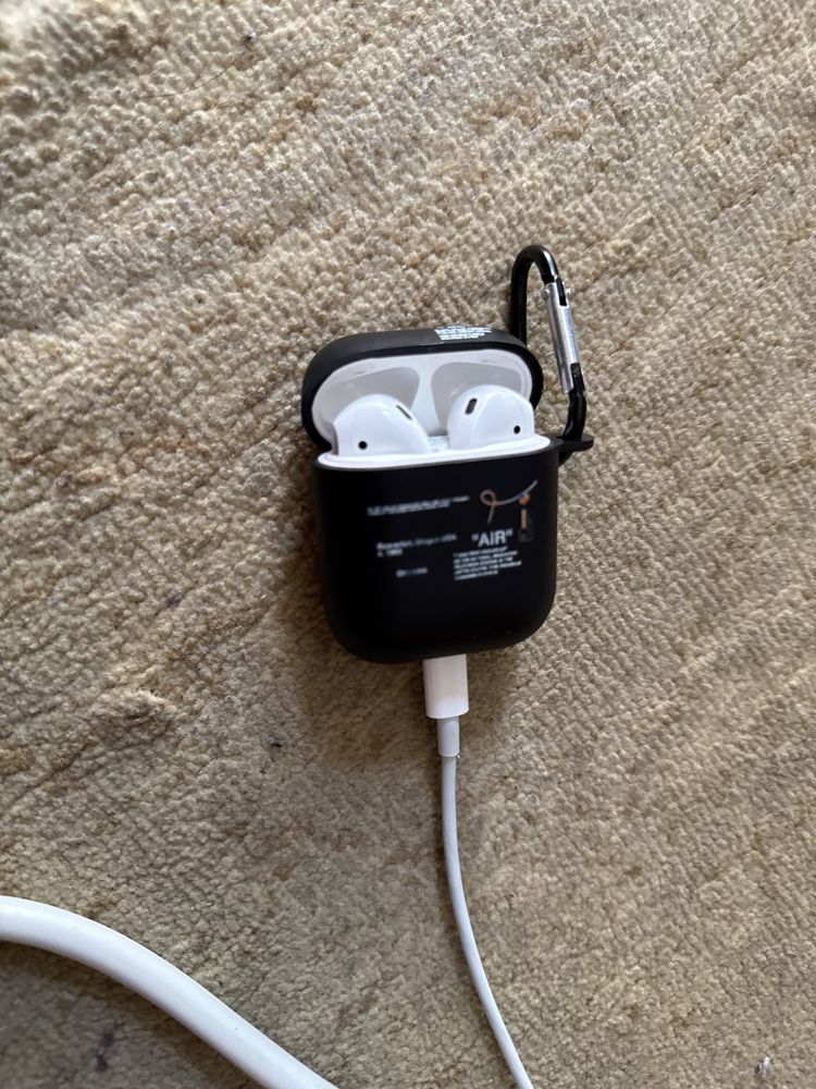 Airpods 2 нушник оргиналныи хорошыи качества новыи белый цвета компакн