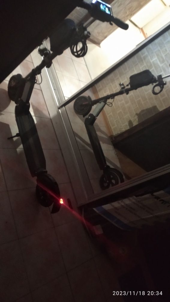 Продам электро самокат