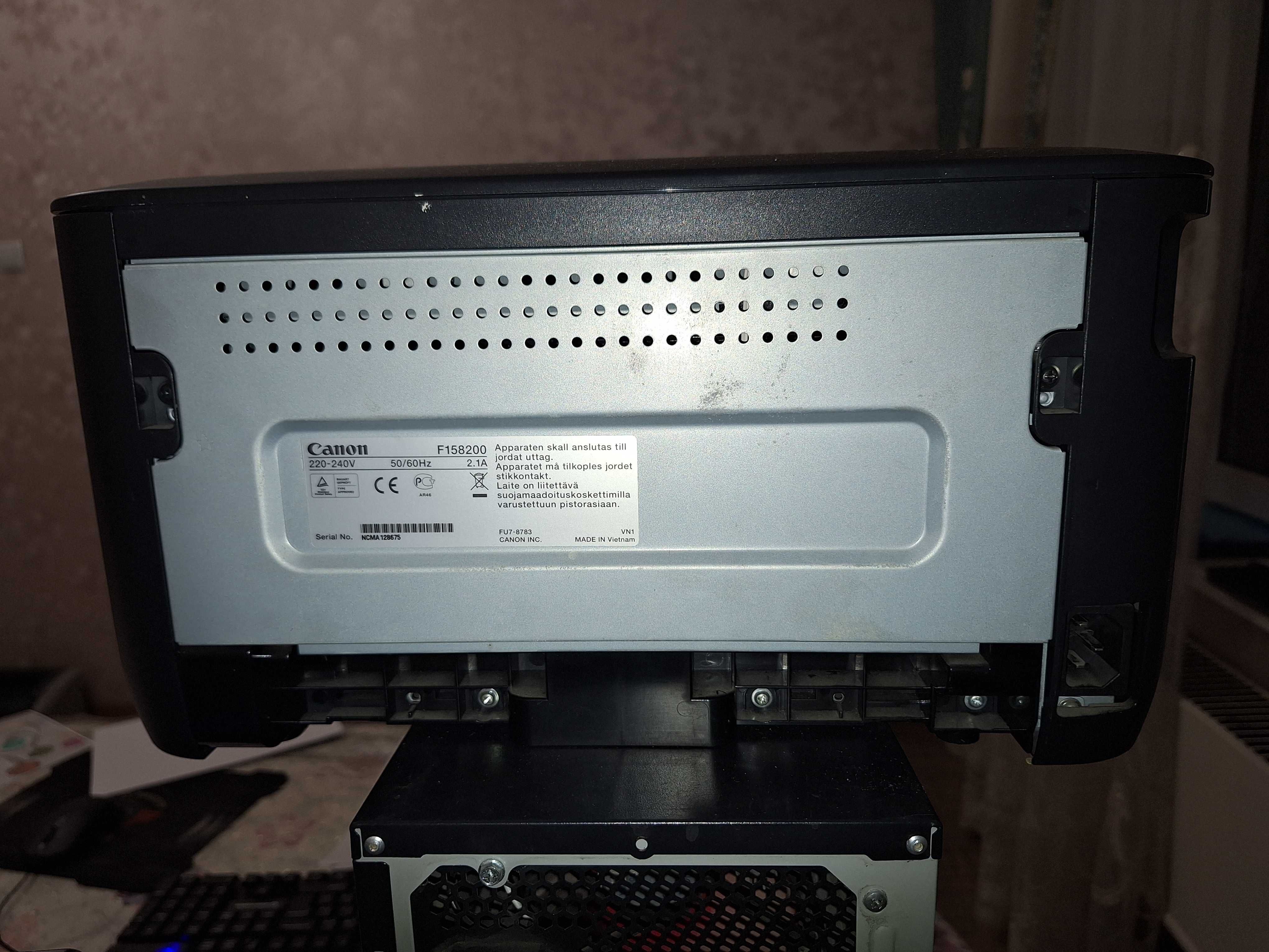 Принтер Canon LBP6020B  1 в 1 ом в хорошем состояний