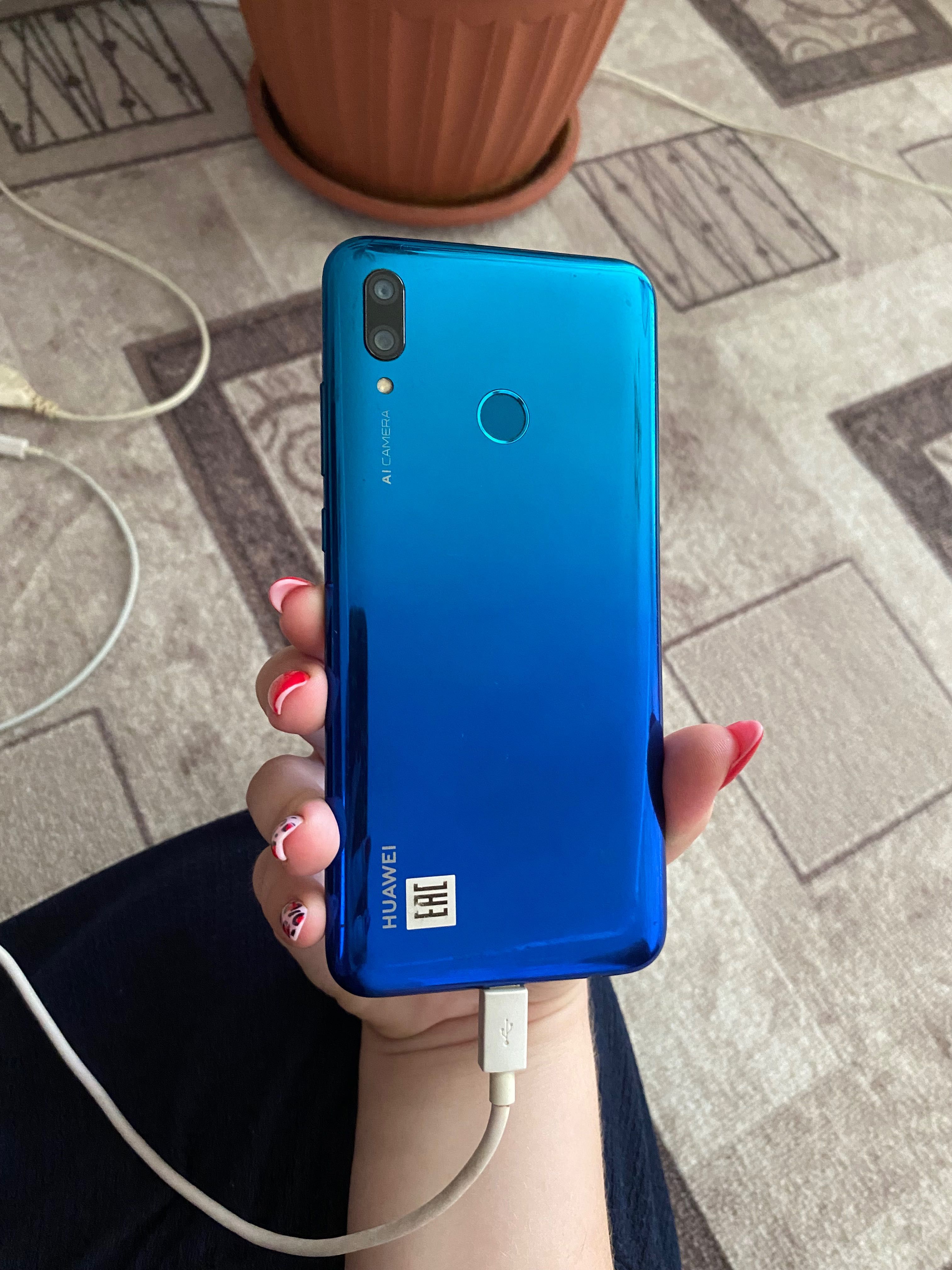 Продам телефон ,HUAWEI P smart 2019