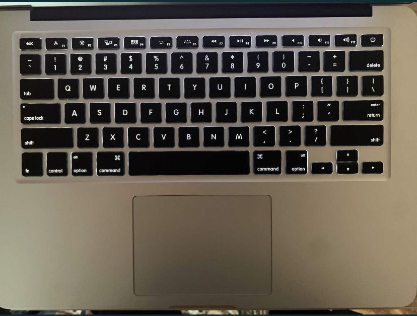 Продам MacBook Air 2015 1.6GHz 128GB SSD 8GB A1466