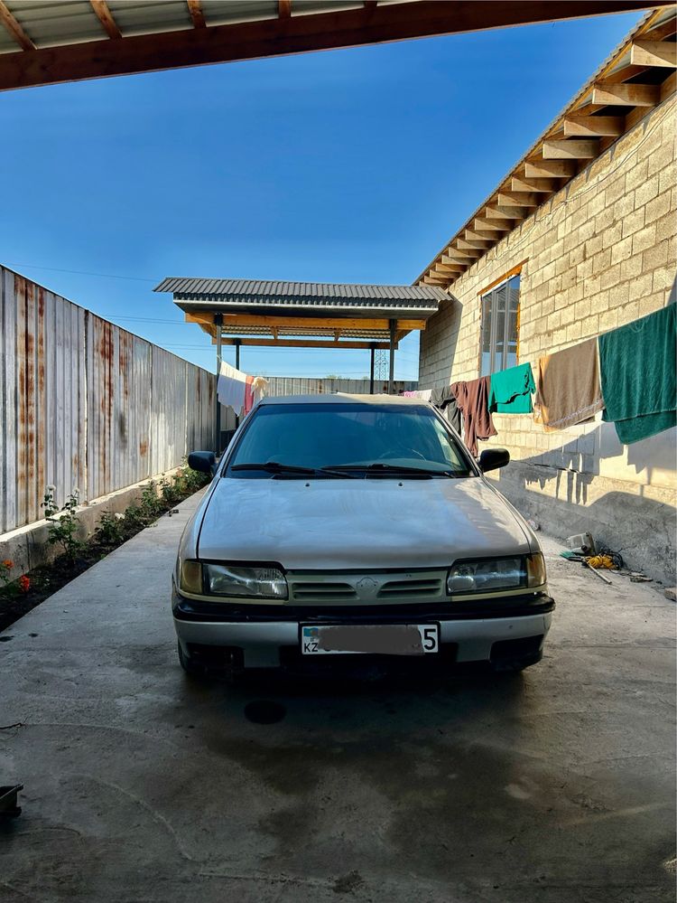 Nissan primera P10