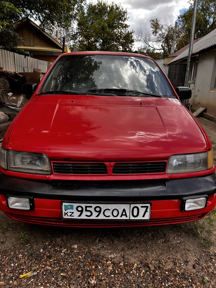 Mitsubishi Space Runner