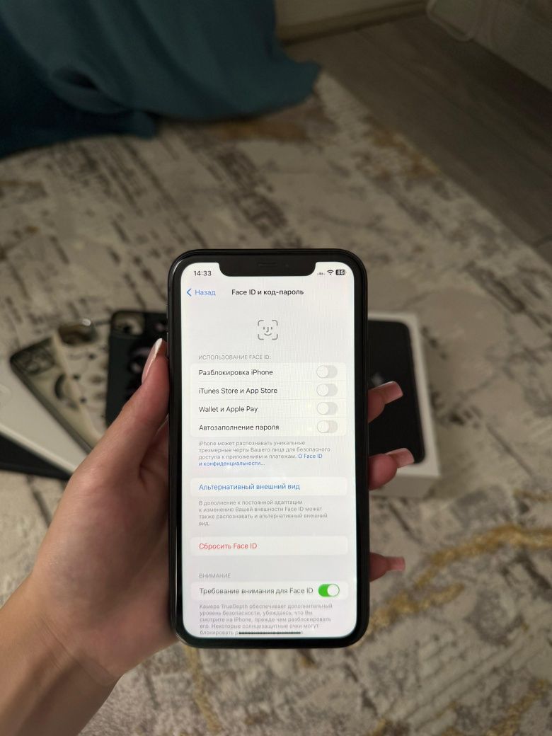 Продам iPhone 11