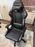 Игровое кресло DXRacer