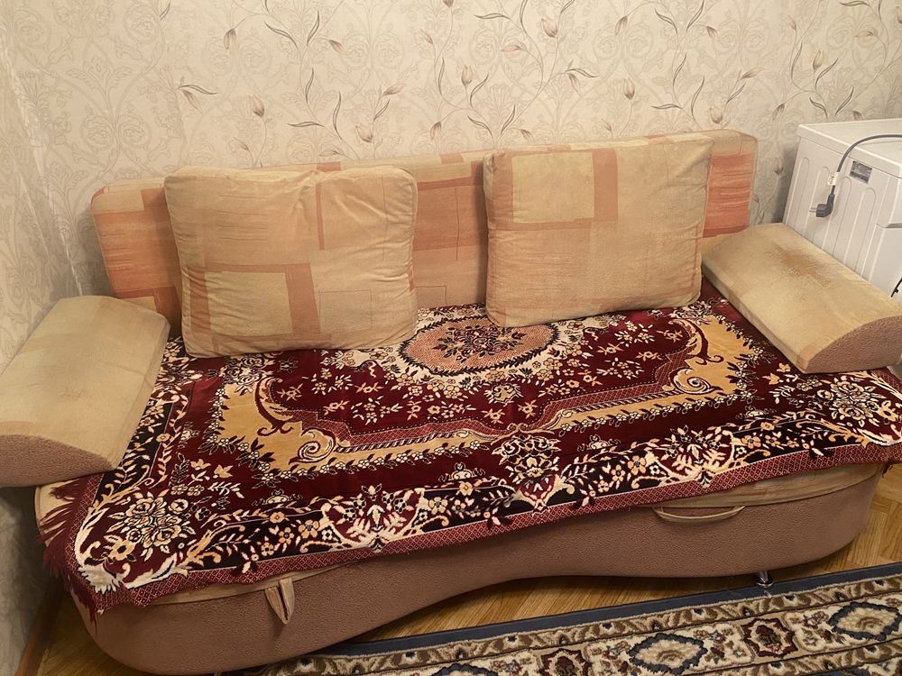 Продам диван в хорошем состоянии. Есть шкаф для сборки постели