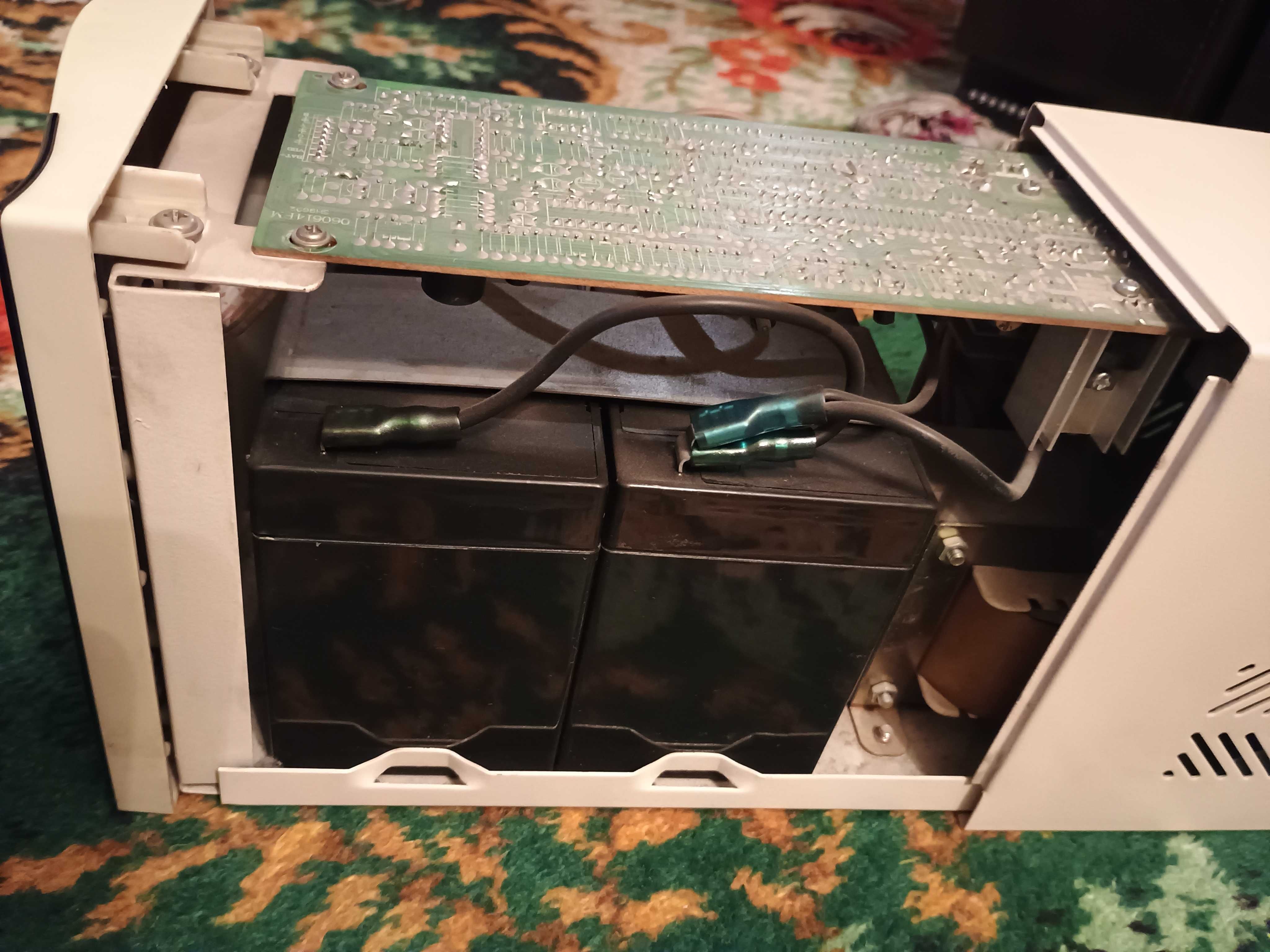 Источник бесперебойного питания UPS - SVC V-650