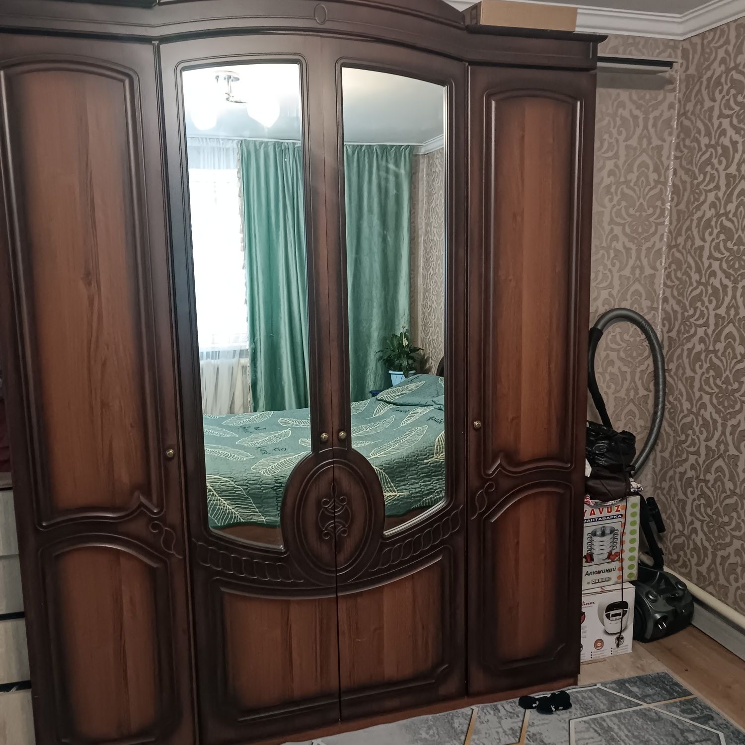 Срочно продам спальный гарнитур