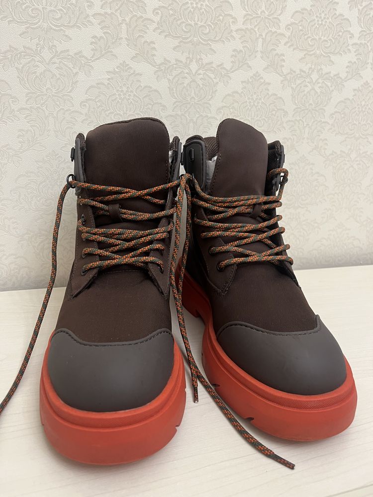 Новые ботинки мужские ZARA