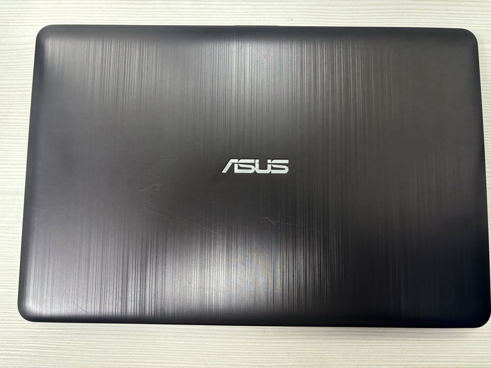 Ноутбук Asus VivoBook Core I3 SSD 256 ОЗУ 8 Шестого Поколение Тонкий